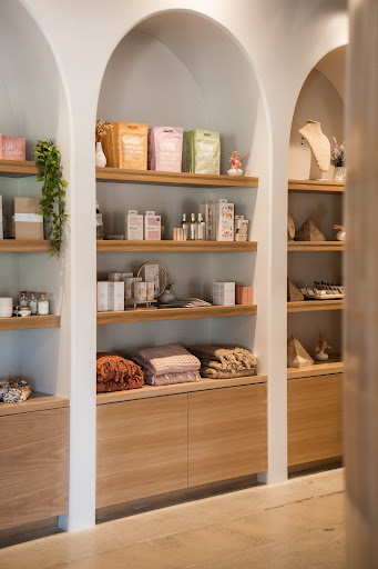 Lullabar retail shelves